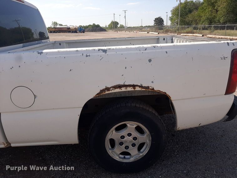 image for item OF9459 2003 Chevrolet Silverado 1500  Ext. Cab pickup truck