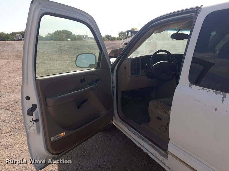 image for item OF9459 2003 Chevrolet Silverado 1500  Ext. Cab pickup truck