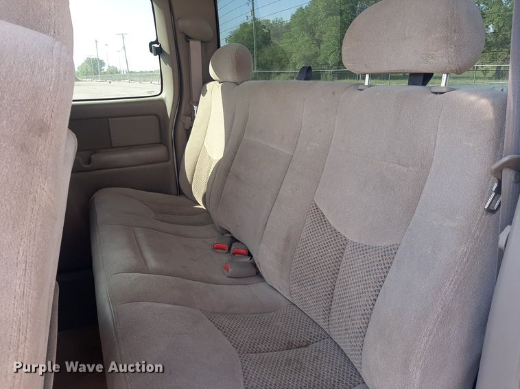 image for item OF9459 2003 Chevrolet Silverado 1500  Ext. Cab pickup truck