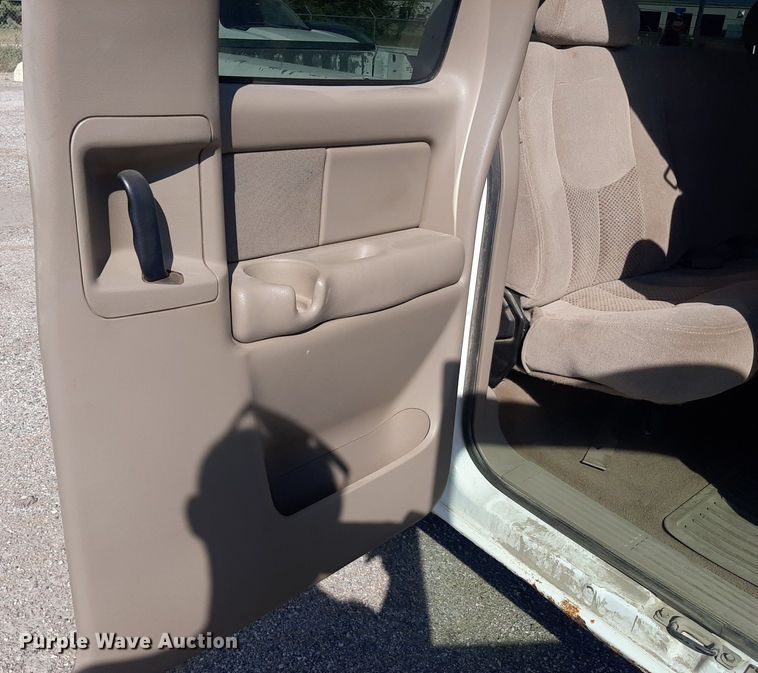image for item OF9459 2003 Chevrolet Silverado 1500  Ext. Cab pickup truck
