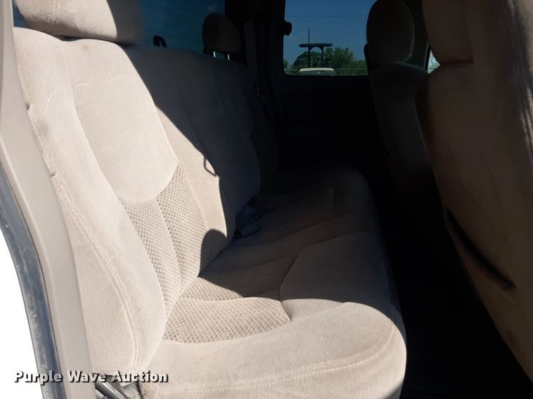 image for item OF9459 2003 Chevrolet Silverado 1500  Ext. Cab pickup truck