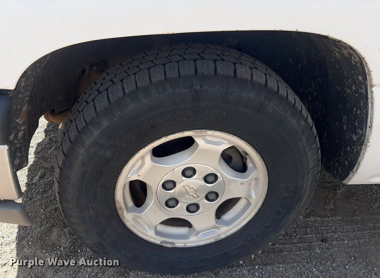 image for item OF9459 2003 Chevrolet Silverado 1500  Ext. Cab pickup truck