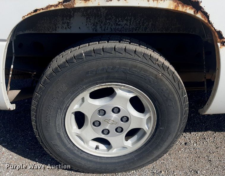 image for item OF9459 2003 Chevrolet Silverado 1500  Ext. Cab pickup truck