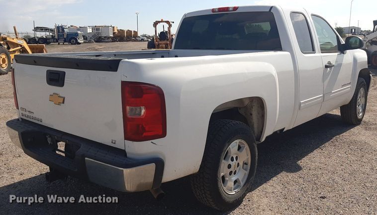 image for item OF9463 2011 Chevrolet Silverado 1500  Ext. Cab pickup truck
