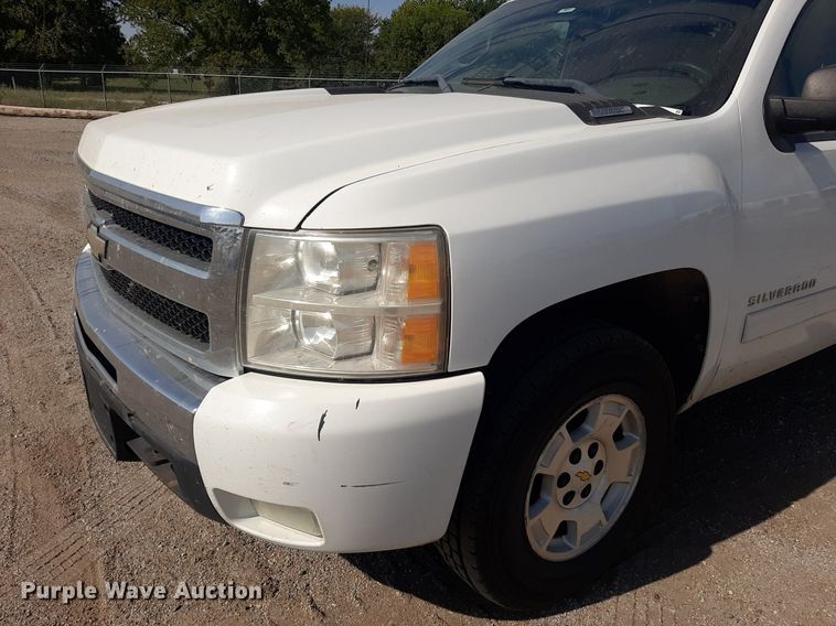 image for item OF9463 2011 Chevrolet Silverado 1500  Ext. Cab pickup truck