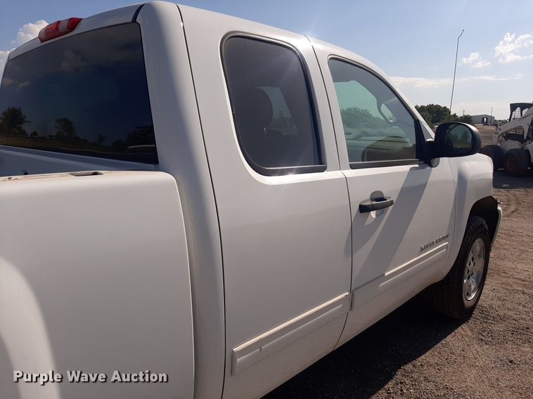 image for item OF9463 2011 Chevrolet Silverado 1500  Ext. Cab pickup truck