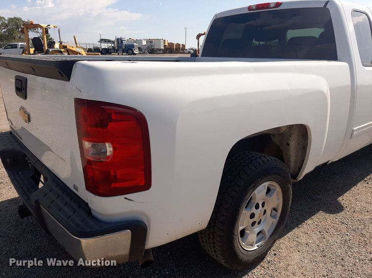 image for item OF9463 2011 Chevrolet Silverado 1500  Ext. Cab pickup truck