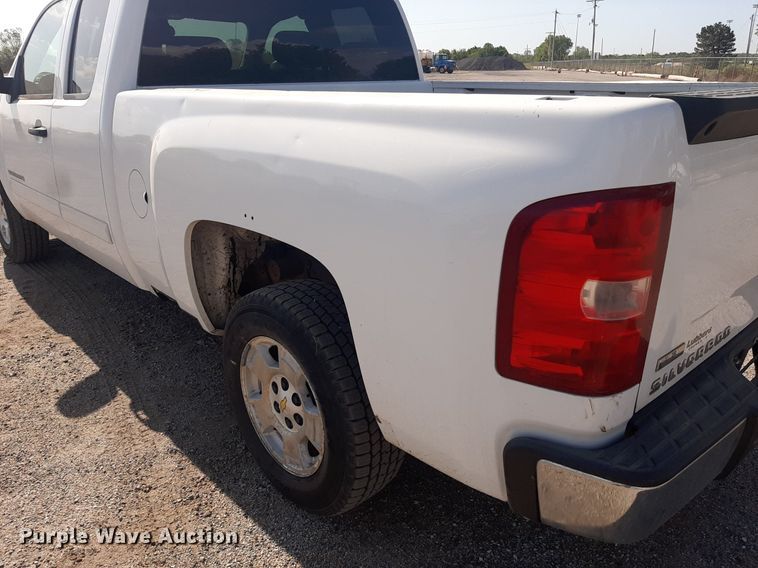 image for item OF9463 2011 Chevrolet Silverado 1500  Ext. Cab pickup truck