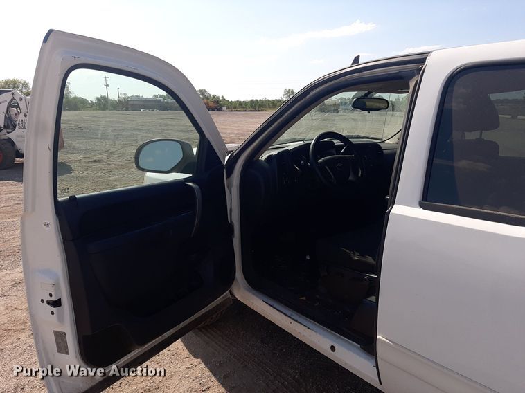 image for item OF9463 2011 Chevrolet Silverado 1500  Ext. Cab pickup truck