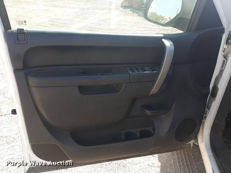 image for item OF9463 2011 Chevrolet Silverado 1500  Ext. Cab pickup truck