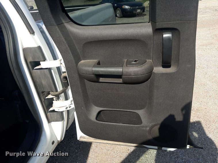 image for item OF9463 2011 Chevrolet Silverado 1500  Ext. Cab pickup truck