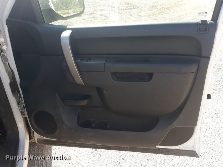 image for item OF9463 2011 Chevrolet Silverado 1500  Ext. Cab pickup truck