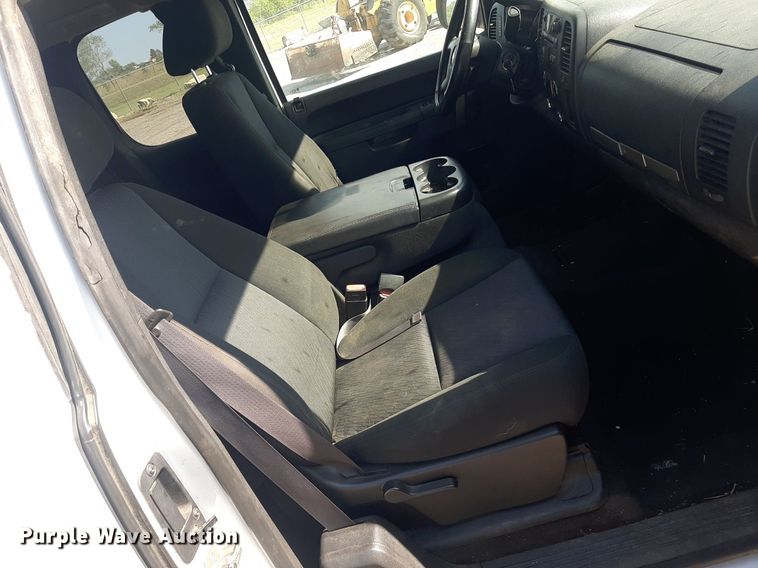 image for item OF9463 2011 Chevrolet Silverado 1500  Ext. Cab pickup truck