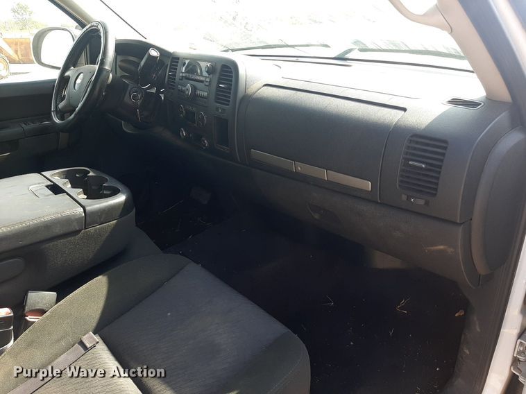 image for item OF9463 2011 Chevrolet Silverado 1500  Ext. Cab pickup truck