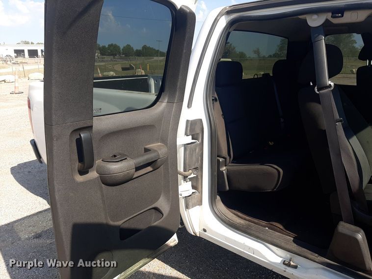 image for item OF9463 2011 Chevrolet Silverado 1500  Ext. Cab pickup truck