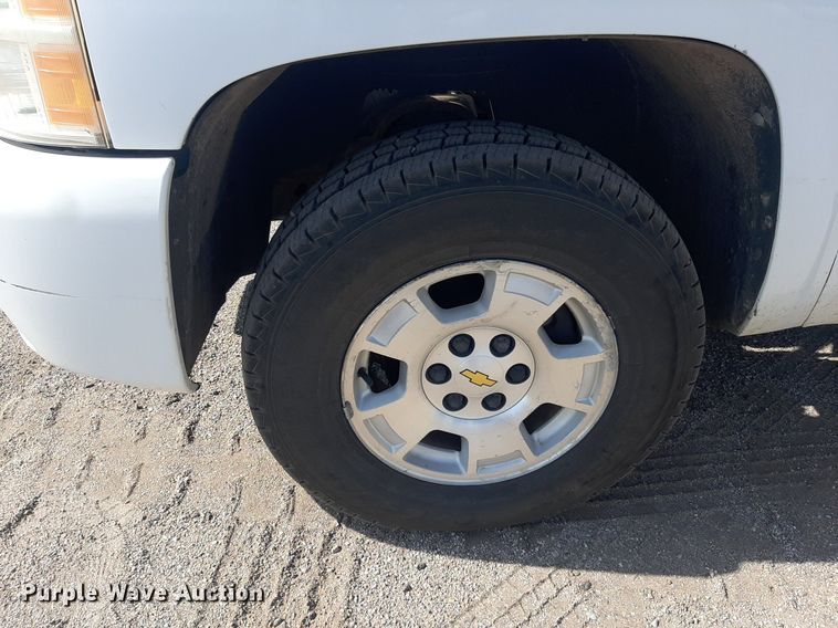 image for item OF9463 2011 Chevrolet Silverado 1500  Ext. Cab pickup truck
