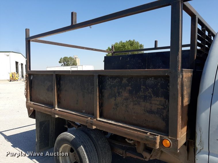 image for item OF9488 2007 Chevrolet Silverado 3500  Crew Cab flatbed pickup truck