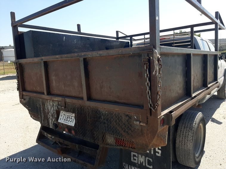 image for item OF9488 2007 Chevrolet Silverado 3500  Crew Cab flatbed pickup truck