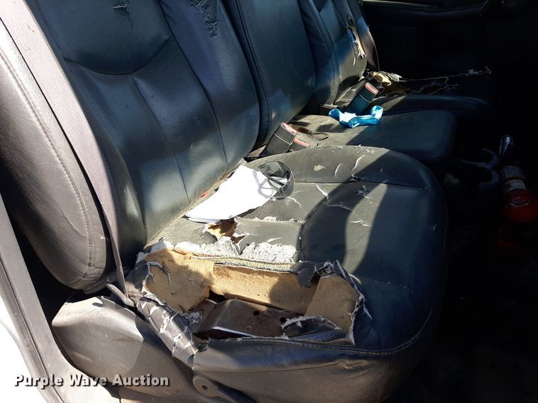 image for item OF9488 2007 Chevrolet Silverado 3500  Crew Cab flatbed pickup truck