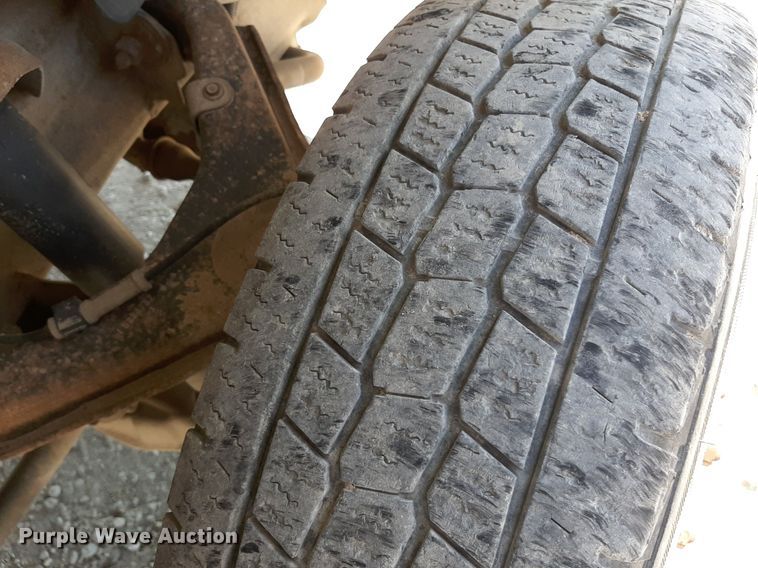 image for item OF9488 2007 Chevrolet Silverado 3500  Crew Cab flatbed pickup truck