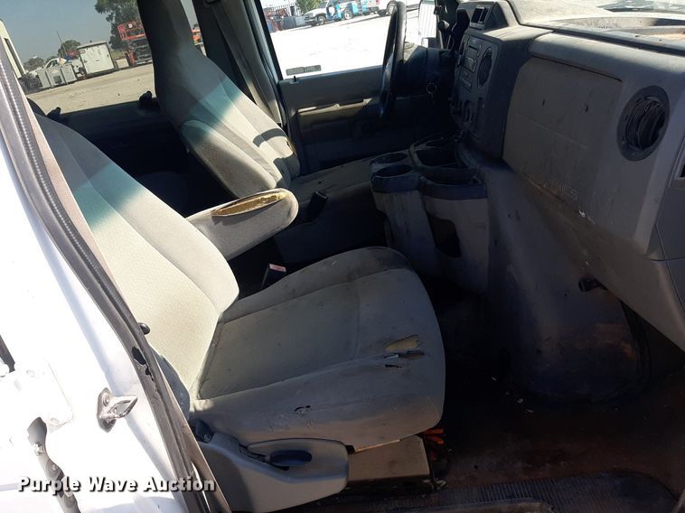 image for item OF9489 2012 Ford E-350 Super Duty  van