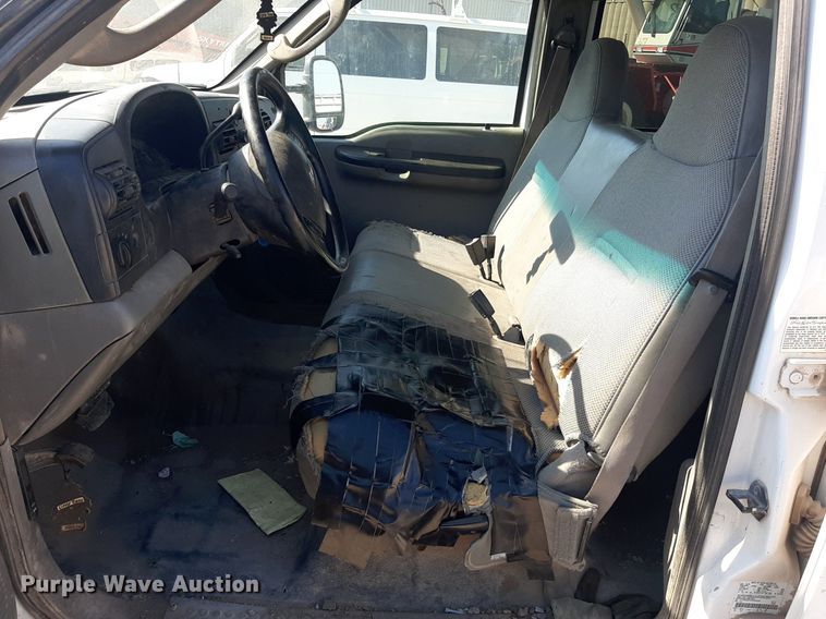 image for item OF9491 2007 Ford F350 Super Duty  Crew Cab pickup truck