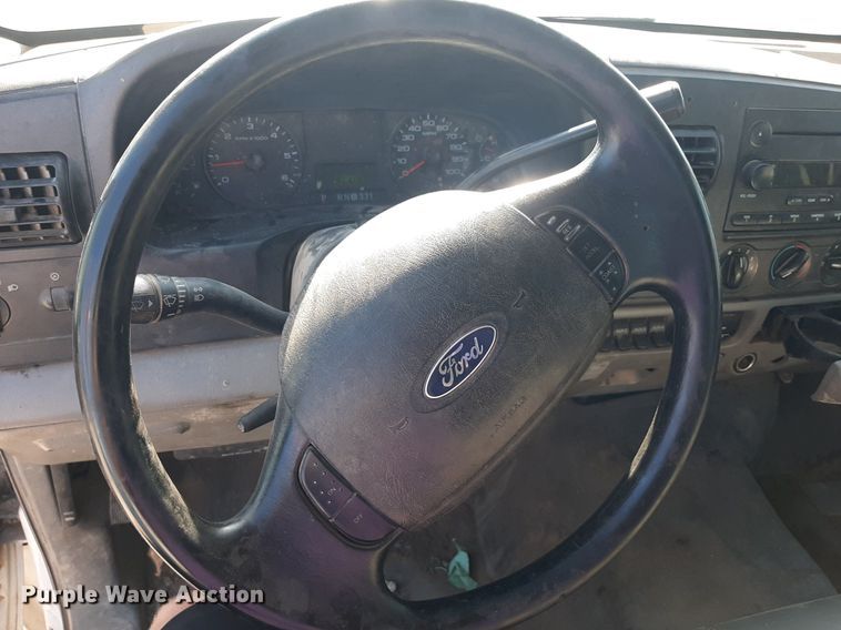 image for item OF9491 2007 Ford F350 Super Duty  Crew Cab pickup truck