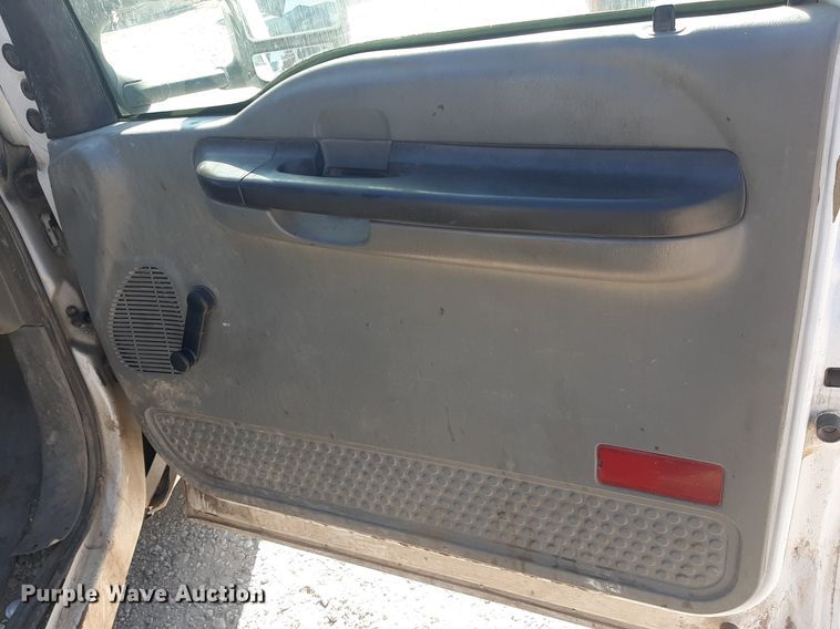 image for item OF9491 2007 Ford F350 Super Duty  Crew Cab pickup truck