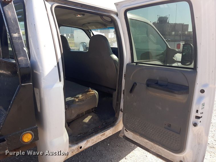 image for item OF9491 2007 Ford F350 Super Duty  Crew Cab pickup truck