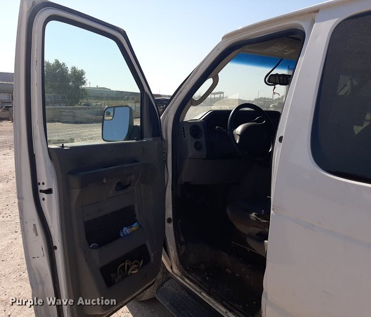image for item OF9492 2013 Ford E350 XL Super Duty  van