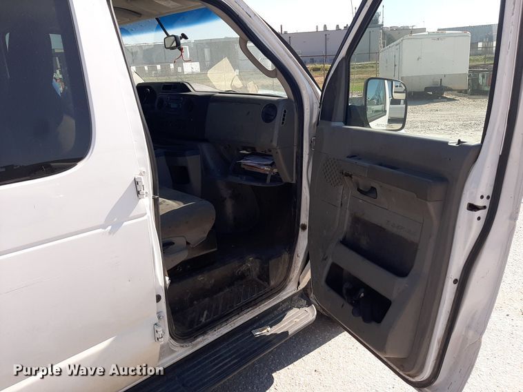 image for item OF9492 2013 Ford E350 XL Super Duty  van