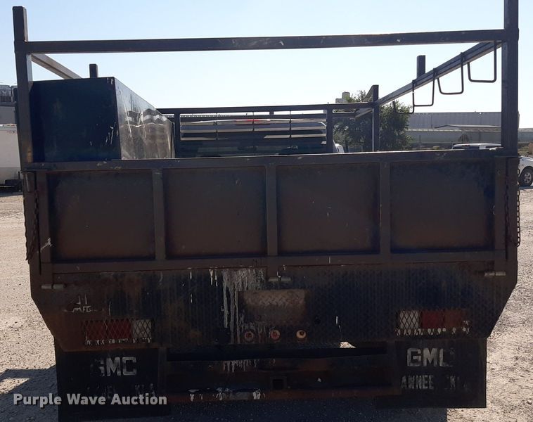 image for item OF9499 2007 Chevrolet Silverado 3500  Crew Cab flatbed pickup truck