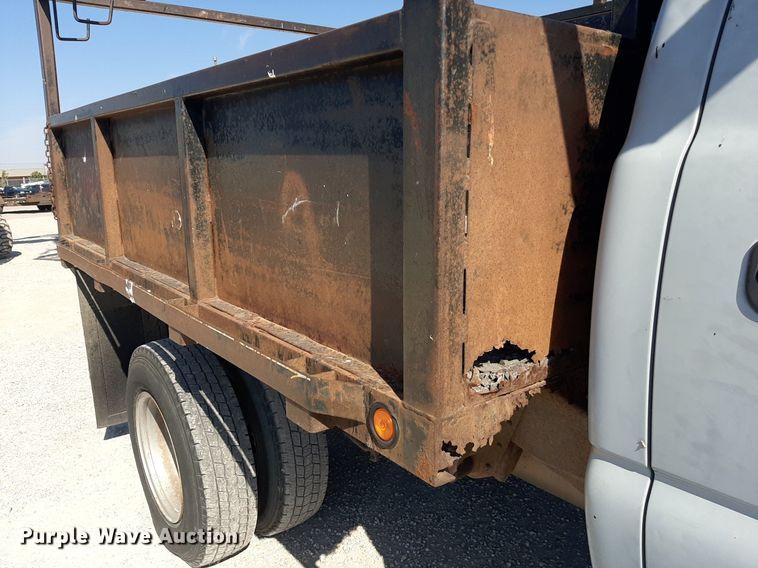 image for item OF9499 2007 Chevrolet Silverado 3500  Crew Cab flatbed pickup truck