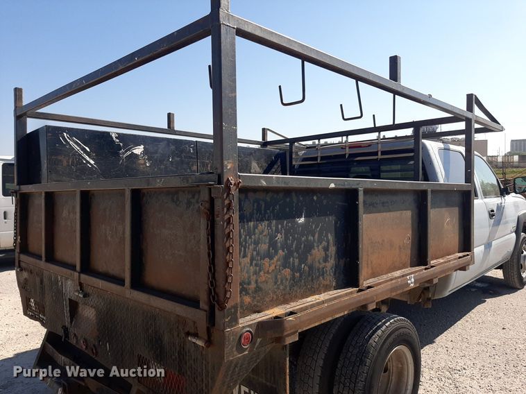 image for item OF9499 2007 Chevrolet Silverado 3500  Crew Cab flatbed pickup truck