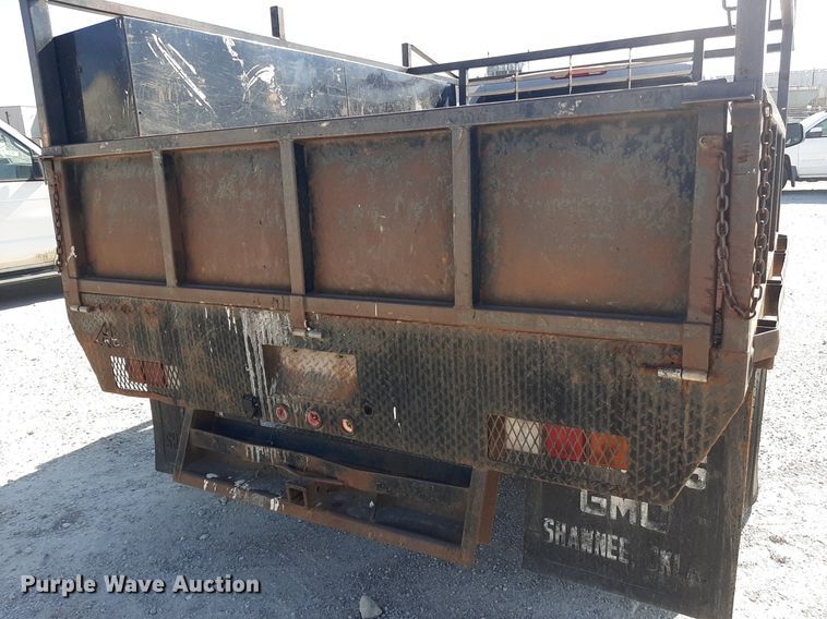 image for item OF9499 2007 Chevrolet Silverado 3500  Crew Cab flatbed pickup truck