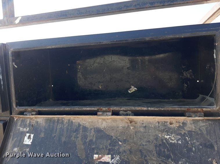 image for item OF9499 2007 Chevrolet Silverado 3500  Crew Cab flatbed pickup truck