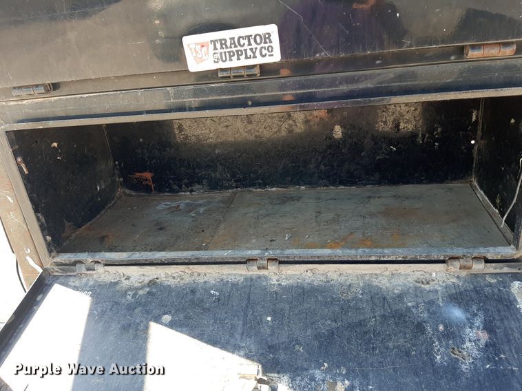 image for item OF9499 2007 Chevrolet Silverado 3500  Crew Cab flatbed pickup truck