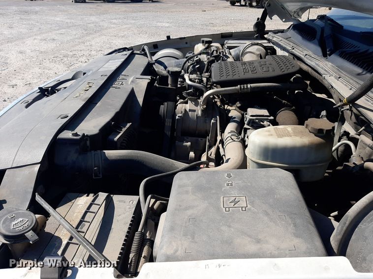 image for item OF9499 2007 Chevrolet Silverado 3500  Crew Cab flatbed pickup truck