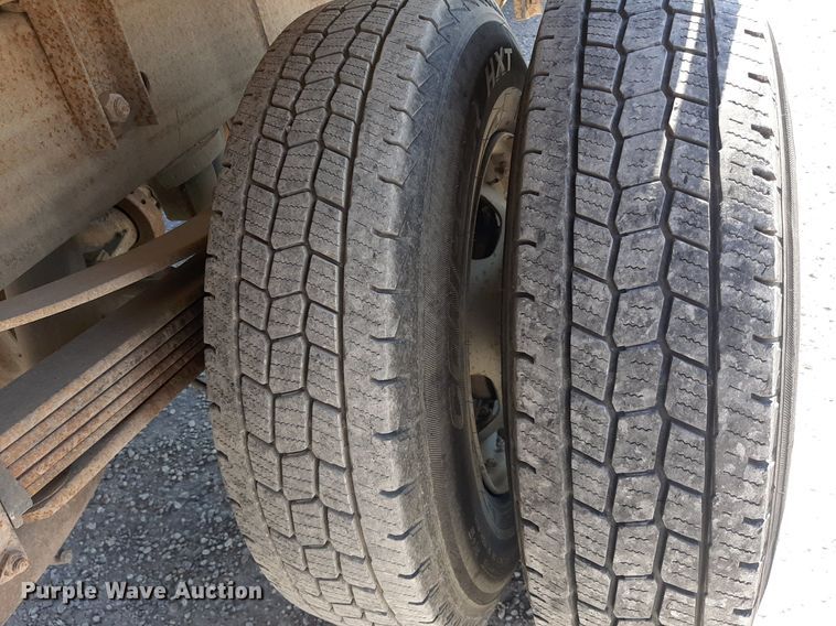 image for item OF9499 2007 Chevrolet Silverado 3500  Crew Cab flatbed pickup truck