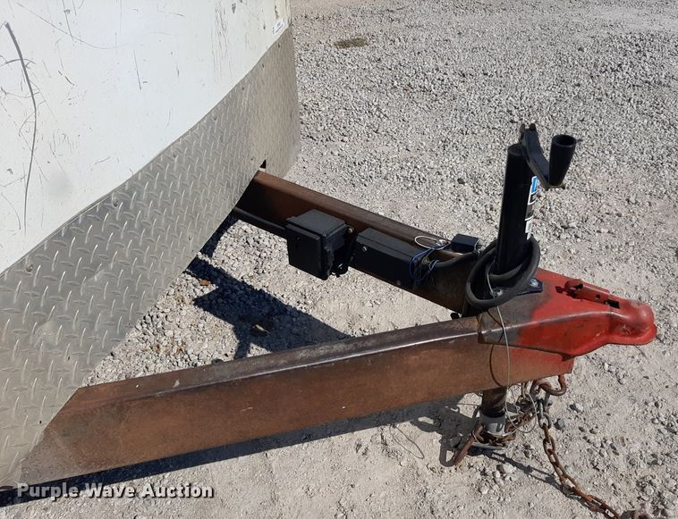 image for item OF9502 2005 Continental Cargo  enclosed cargo trailer