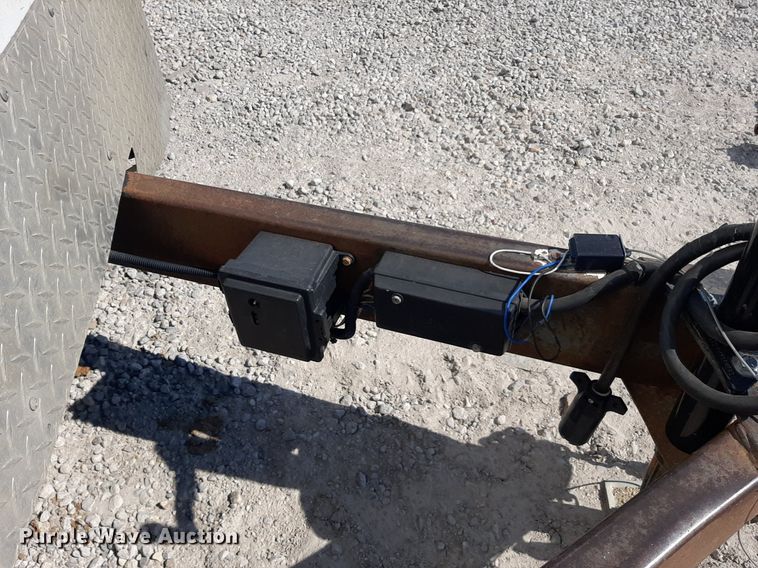 image for item OF9502 2005 Continental Cargo  enclosed cargo trailer