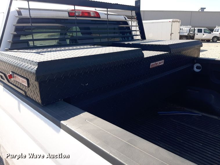 image for item OF9504 2017 Chevrolet Silverado 1500  Crew Cab pickup truck