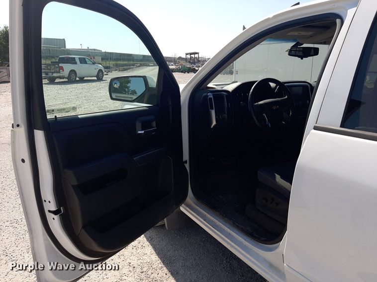 image for item OF9504 2017 Chevrolet Silverado 1500  Crew Cab pickup truck