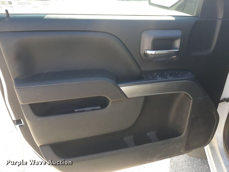 image for item OF9504 2017 Chevrolet Silverado 1500  Crew Cab pickup truck