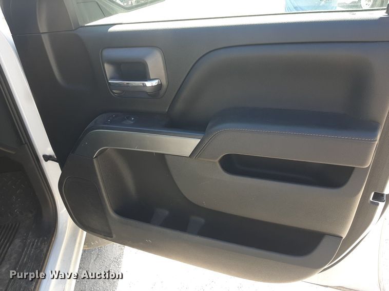 image for item OF9504 2017 Chevrolet Silverado 1500  Crew Cab pickup truck