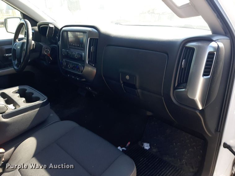 image for item OF9504 2017 Chevrolet Silverado 1500  Crew Cab pickup truck