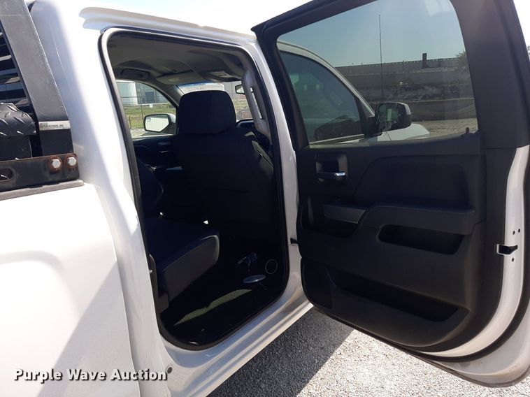 image for item OF9504 2017 Chevrolet Silverado 1500  Crew Cab pickup truck