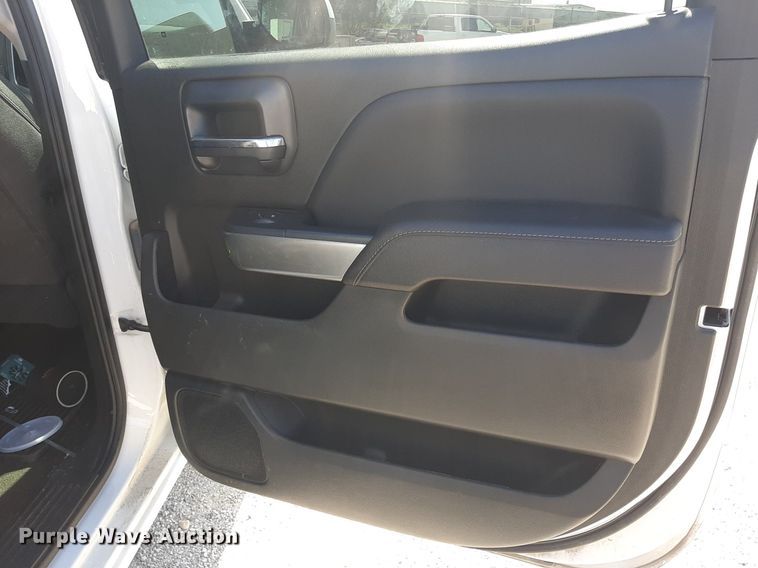 image for item OF9504 2017 Chevrolet Silverado 1500  Crew Cab pickup truck