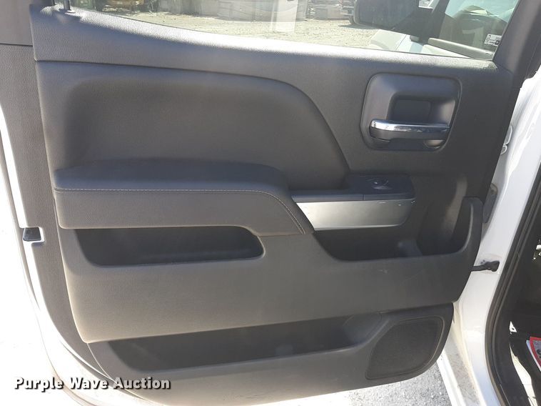 image for item OF9504 2017 Chevrolet Silverado 1500  Crew Cab pickup truck