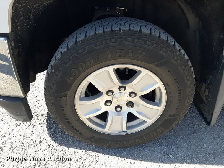 image for item OF9504 2017 Chevrolet Silverado 1500  Crew Cab pickup truck